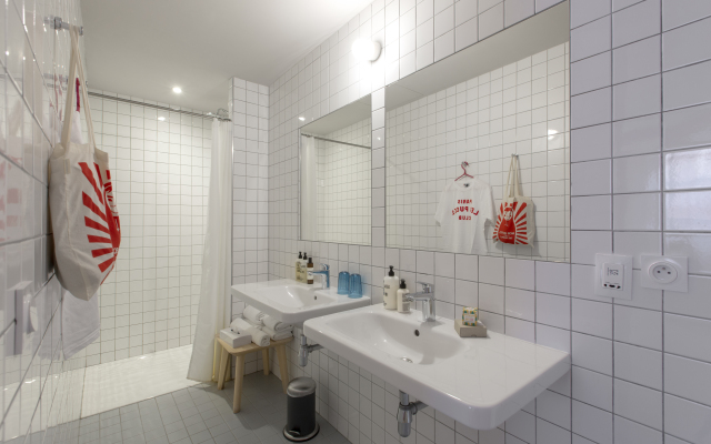 Mob Hotel Paris les Puces