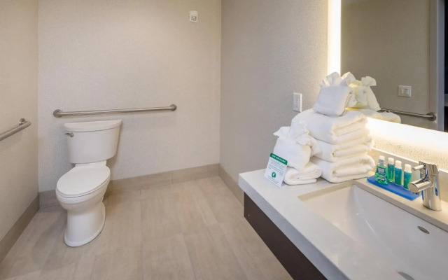 Holiday Inn Express Sunnyvale - Silicon Valley by IHG