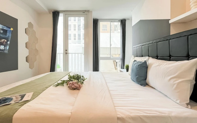 Soft Industrial Look Studio At Tokyo Riverside Pik 2 Apartment