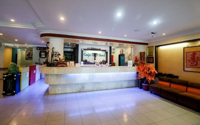 RedDoorz Plus @ Jalan Dr Sutomo Pekanbaru