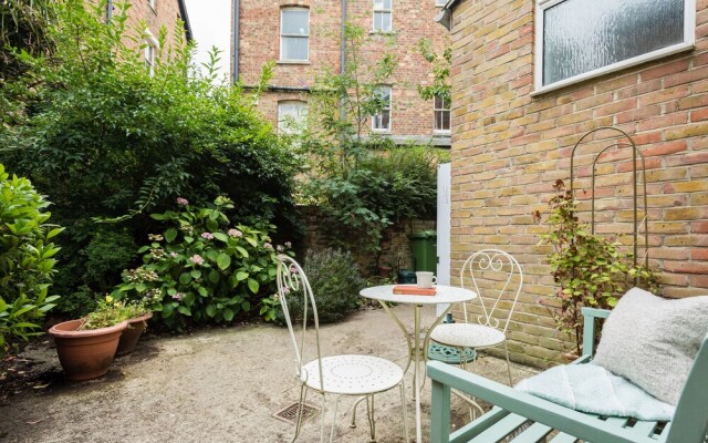 The Walton Gardens - Peaceful 2BDR with Garden