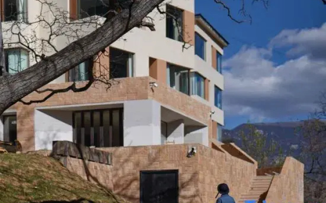 Linden Centre ·Benzilan