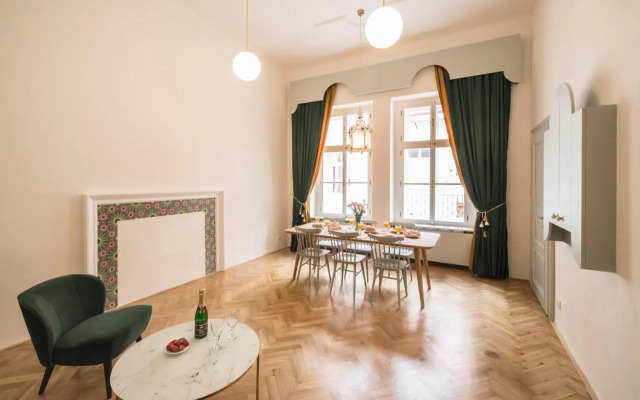 Downtown Designer apartment Karlin