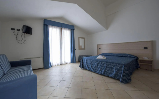 Hotel Isola Rossa - Image 3