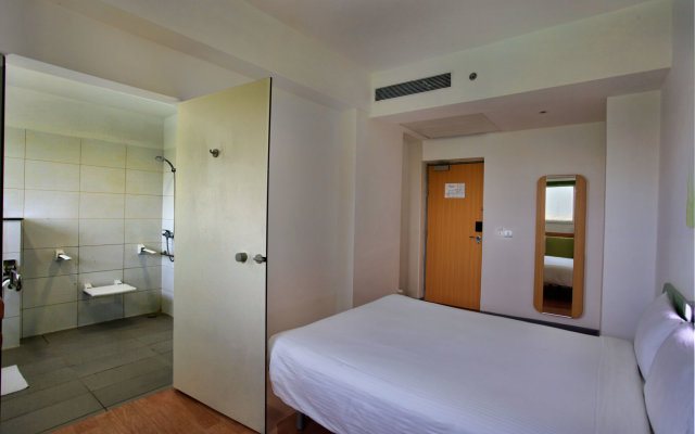 Hotel Caspia Pro Greater Noida