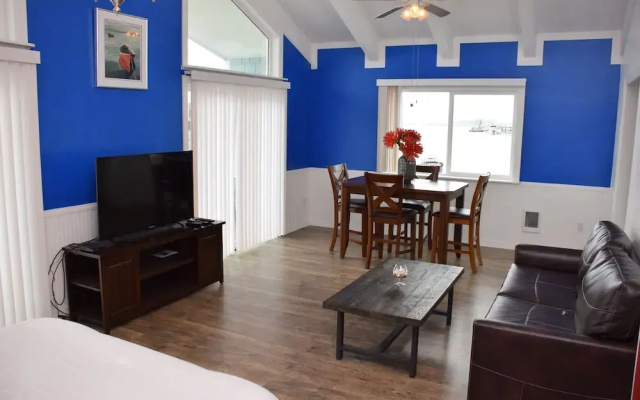 Longliner Lodge And Suites