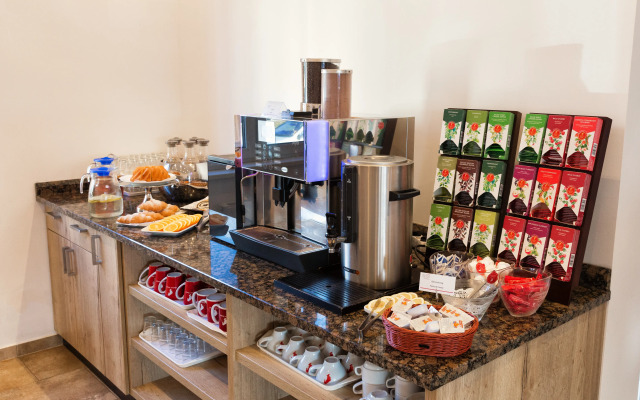 Arion Airport Hotel