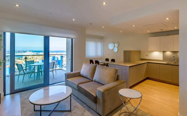 Luxury Modern Apartment With Exceptional Views! Hosted by Sweetstay