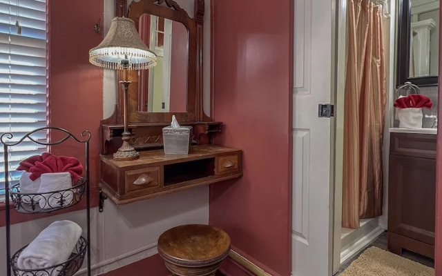 Victorian House Bed & Breakfast