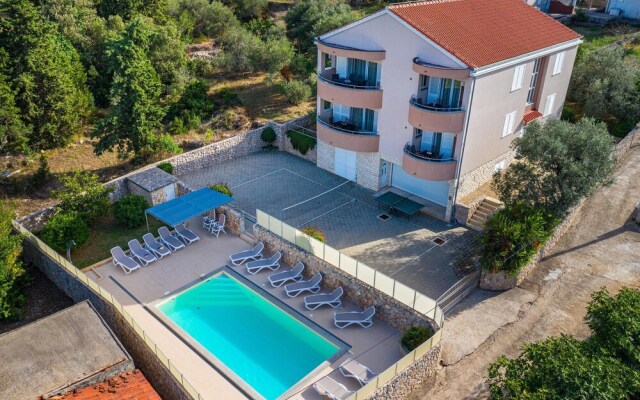 Amazing Home in Zdrelac With Wifi and 6 Bedrooms
