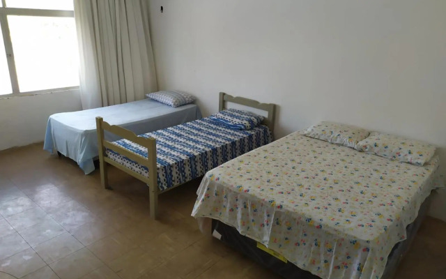 Espaçoso Apartamento na Praia do Futuro c/ 3 Qts.