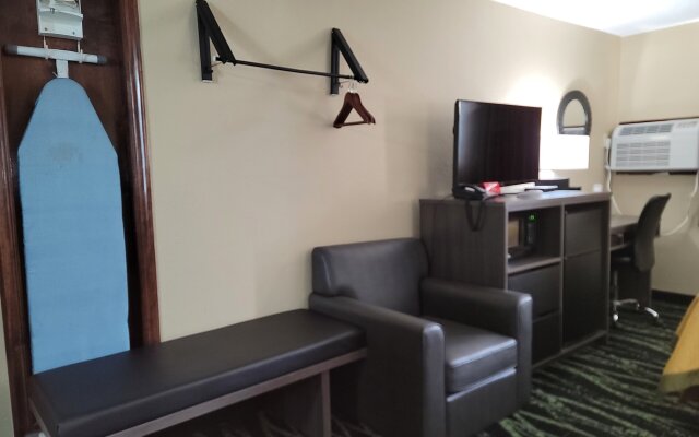 Baymont by Wyndham Liberty MO