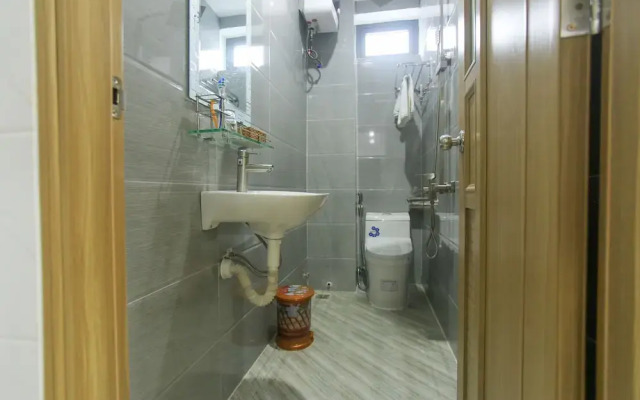 OYO 1068 Fussa Hostel and Apartment