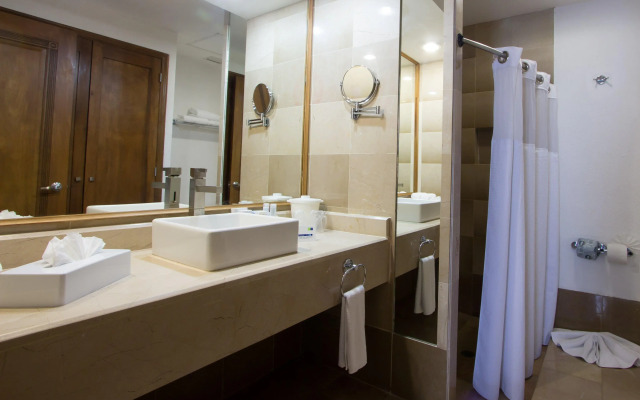 Holiday Inn Express Nuevo Laredo by IHG