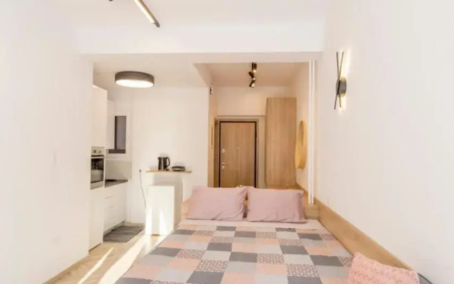 Lovely studio 1' from Attiki metro station