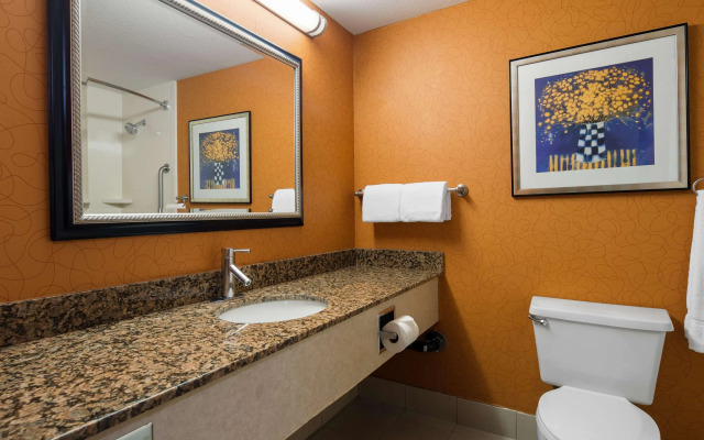 Best Western Plus Fresno Airport Hotel