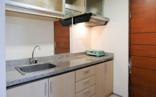 Cozy And Homey Studio Apartment At High Point Serviced