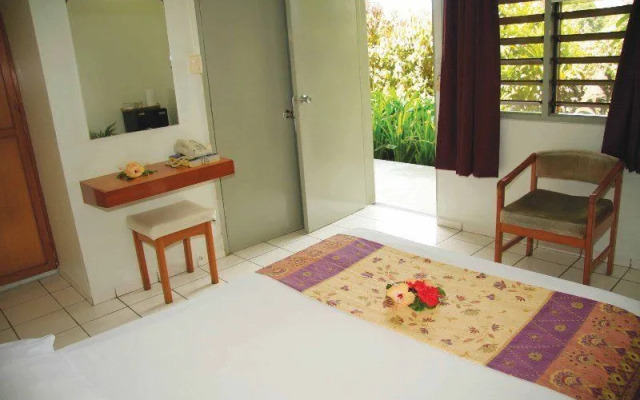Hexagon Intl (2 Bdrm Apt)
