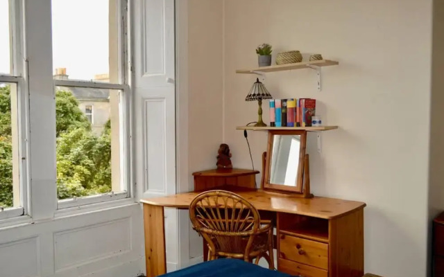 Charismatic 3 Bedroom Flat With Harry Potter Themes