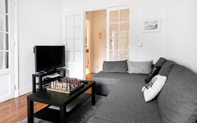 Bright Champerret Apartment Fits 4 In Paris 17Th