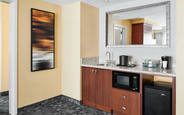 Courtyard by Marriott Newark Downtown