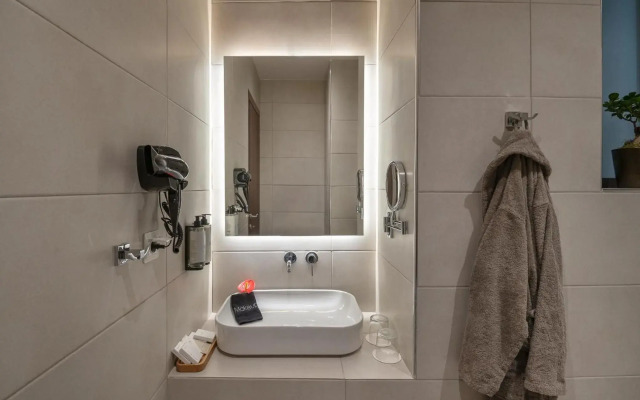 IRA Hotel