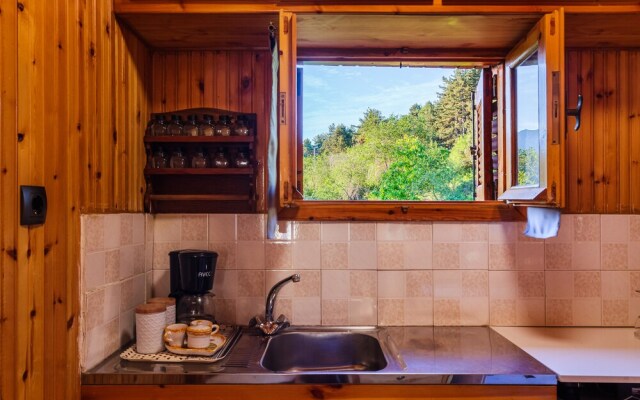 Escape in the Forest, Cosy Chalet with Home Cinema