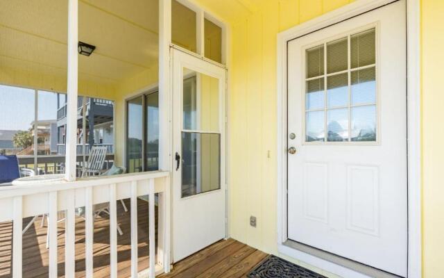 See Otter by Oak Island Accommodations