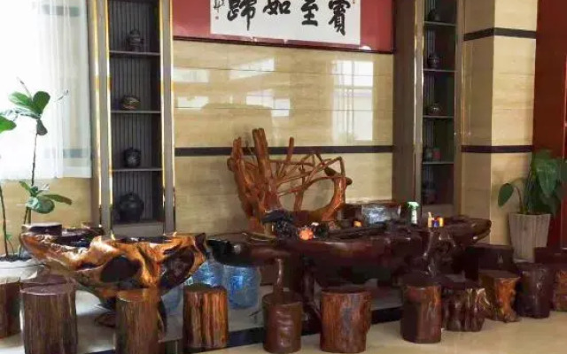 Jiayuanhong Hotel (Jianshui Ancient City Branch)