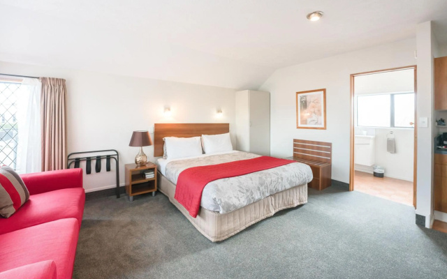 Strathern Motor Lodge – Guest Rooms – Christchurch