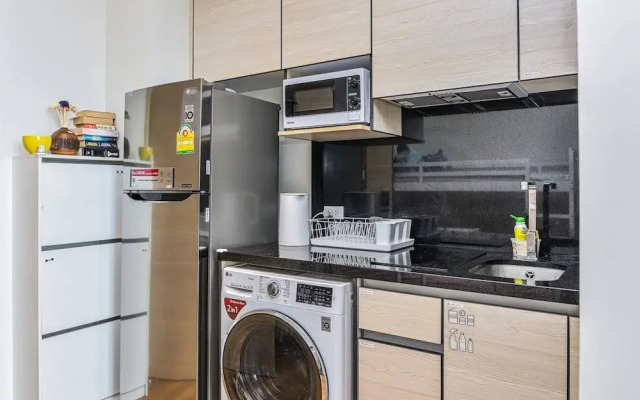 Price2 Space4, 500m Bts, Rooftop Pool, High Speed Wifi