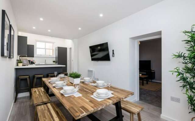 Host Apartments The Roscoe Carriage House
