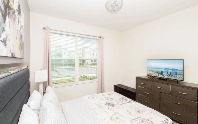 Storeybook Escape Sleeps 11!