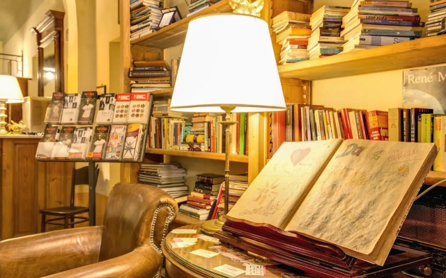 Hotel Azzi