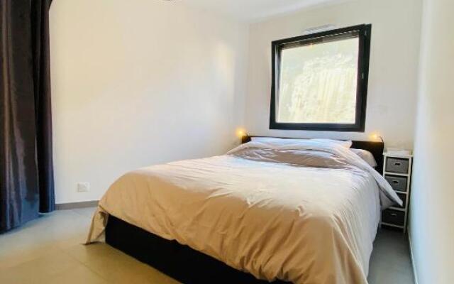 Appartement neuf tout confort en bord de mer