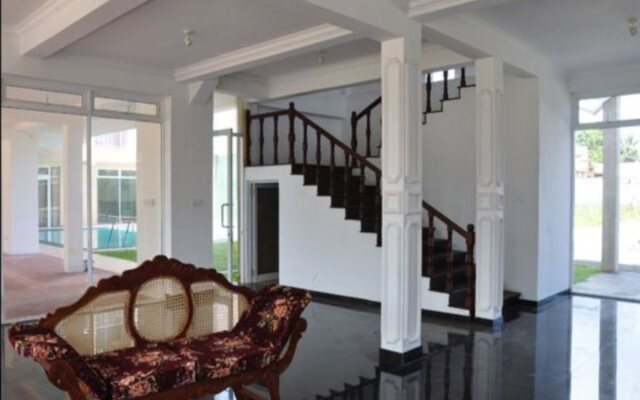 Lake Nest Bolgoda Resort