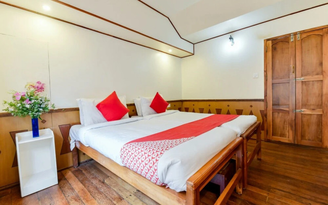 OYO 23047 Rkv Golden Petal Houseboat 3 Bhk