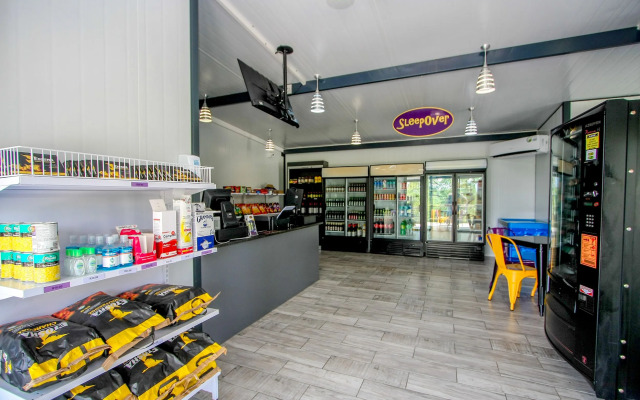 SleepOver Phabeni Gate