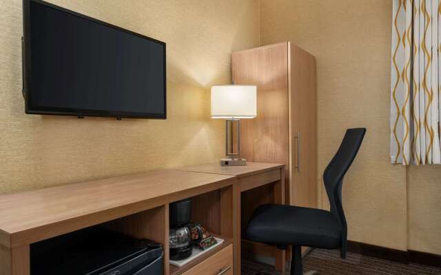 Days Inn by Wyndham Brooklyn