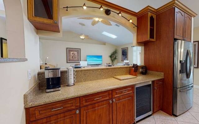 Sarasota Bay Pool Home