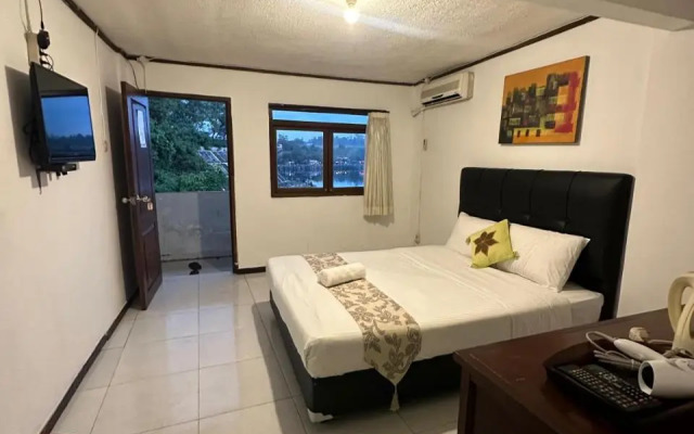 Seven Trumpets Guesthouse