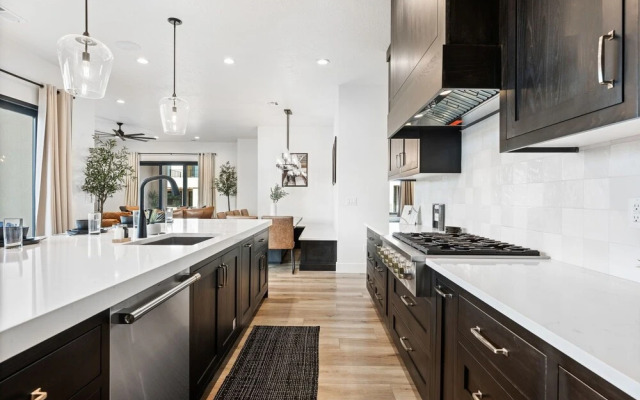 The Dugout 8 Bedroom Home