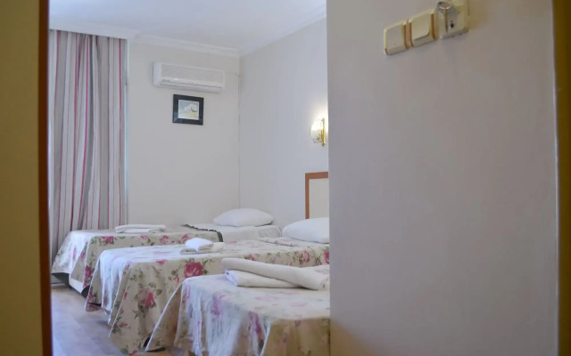 Grand Milano Hotel