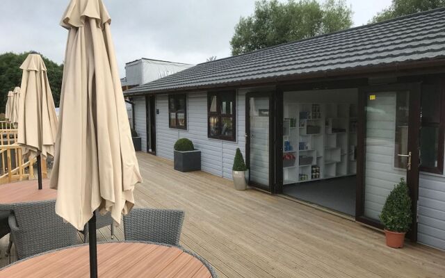Fairwood Lakes Holiday Park