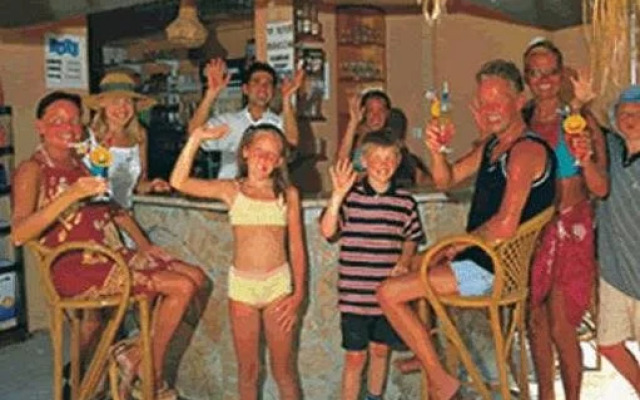 Tropic Beach Club Side