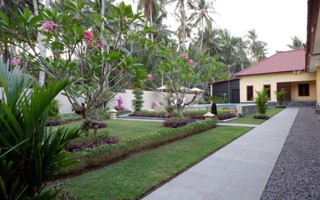 Reddoorz Plus Near Pantai Melase Lombok