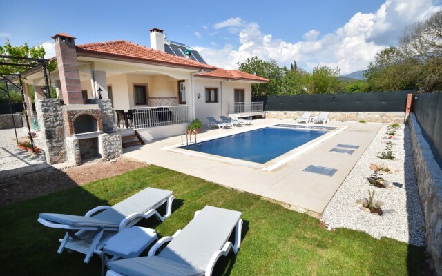 Villa Hoca by Helaltatilvillari