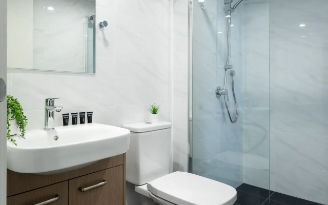 Ascot Budget Inn & Residences