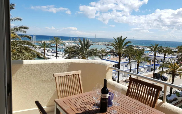 Fantastic Apartment In Front Of The Sea & Marina