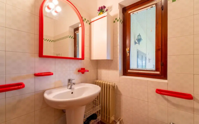 Crimson Apartment by Wonderful Italy